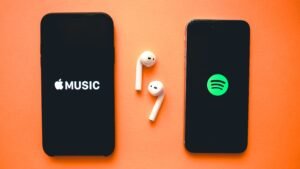 Apple vs Spotify Image